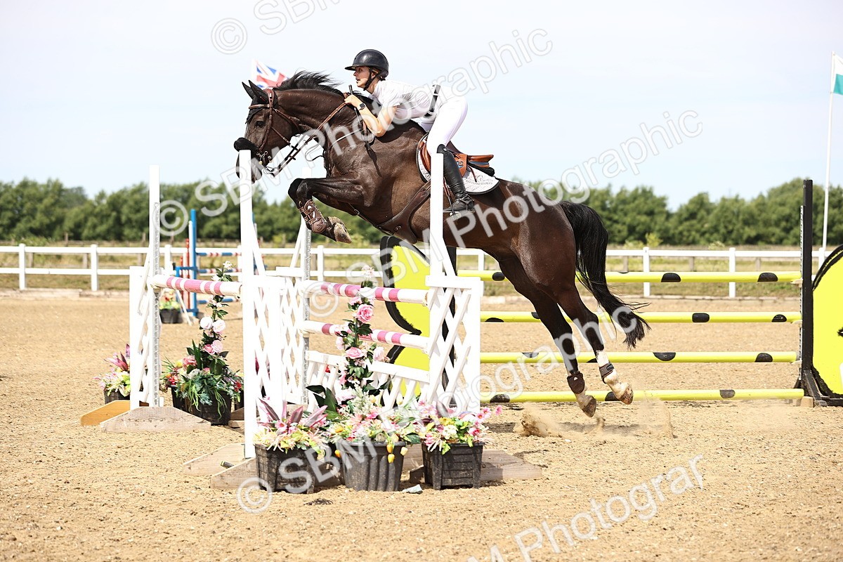 SBM_000479 - Class 15 - Redpost Equestian Senior Foxhunter - 1.20m