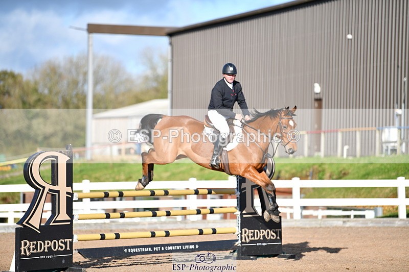 231110A-145002-00898 - Cls 6 Foxhunter & 1.20m Open