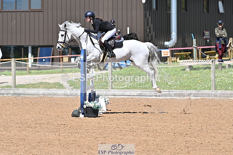 240504A-125806-01678 - Cls 4 Blue Chip Pony Newcomers & 1m Open