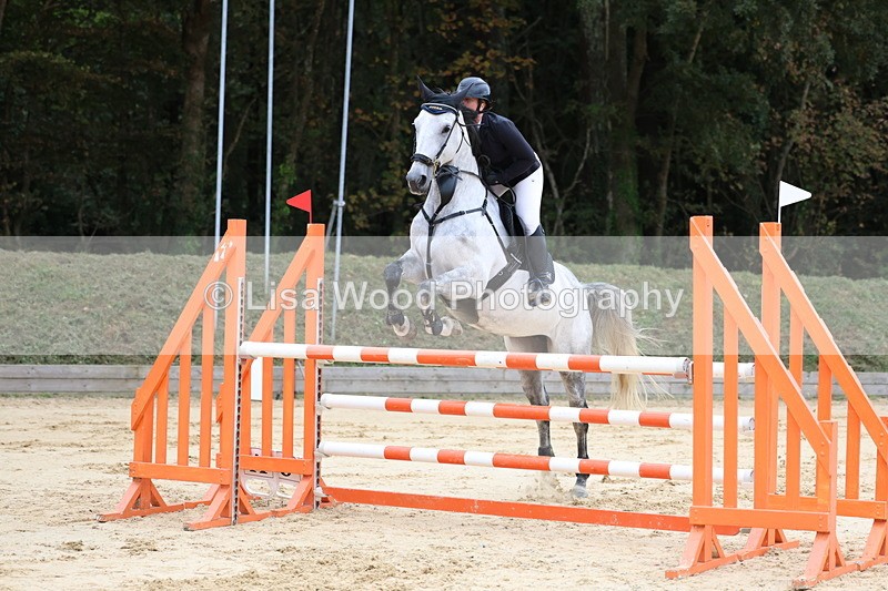 3E7A3171 - Class 8: Senior Newcomers/1.10m open