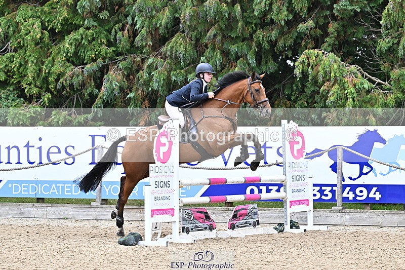 250830A-130155-06132 - Cls 22 95cm Amateur Quali