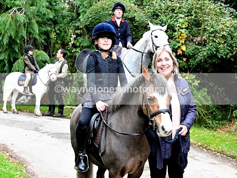 WJ7_6635 - Berks & Bucks - Children's Meet - The Old Farmhouse – Steventon.