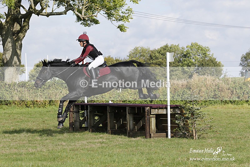  WWHT 171021 3288 - Intermediate (0.90m)  17/10/21