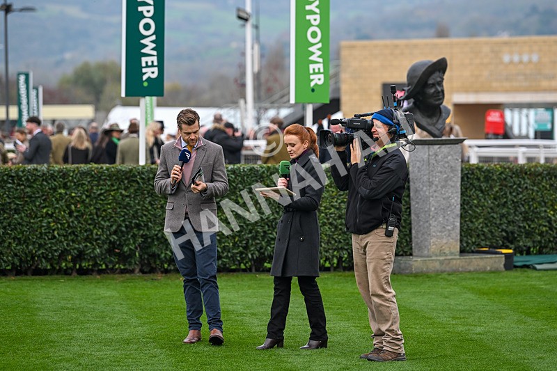 151124-Race 4-GVs-8062 - Race 4