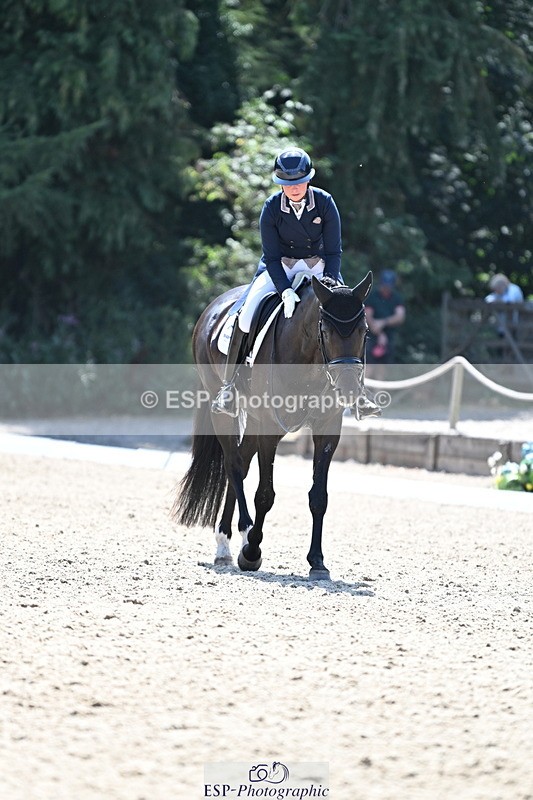 250810A-140249-07236 - 070-Abbie.NewburySeagry.Firstamour