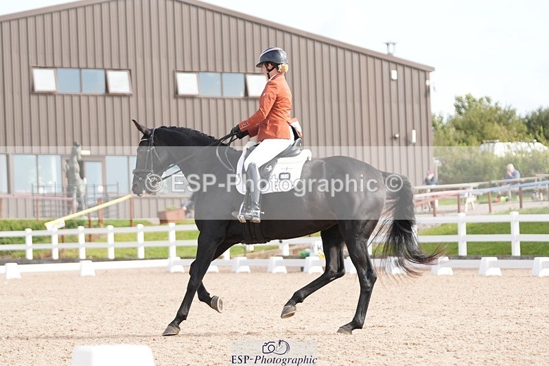 250906-102948-01493 - 004-Charlotte.DickerDevaldi's.Kiss