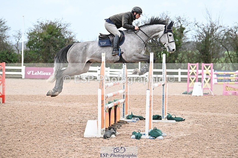 241206-135336-01018 - Cls 6 Foxhunter and 1.20m Open
