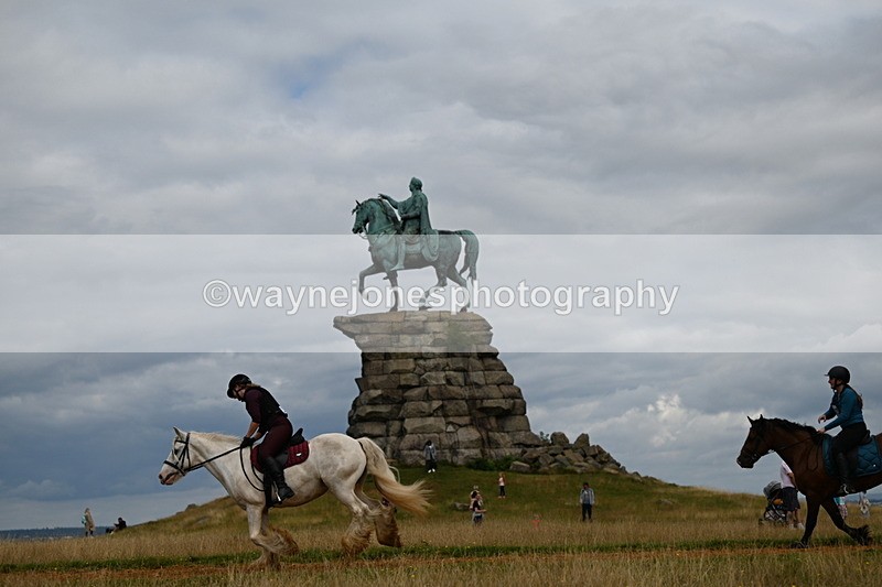 DSC_6254 - Time at Statue 12:17 to 12:44