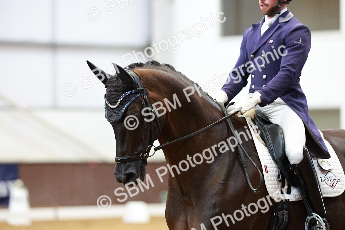 SBM_007820 - Class 9 - FEI INT II - 16.54.17.57