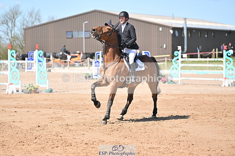 240420A-141037-11636 - Cls 7, 2 Star Medium Tour 1.35m