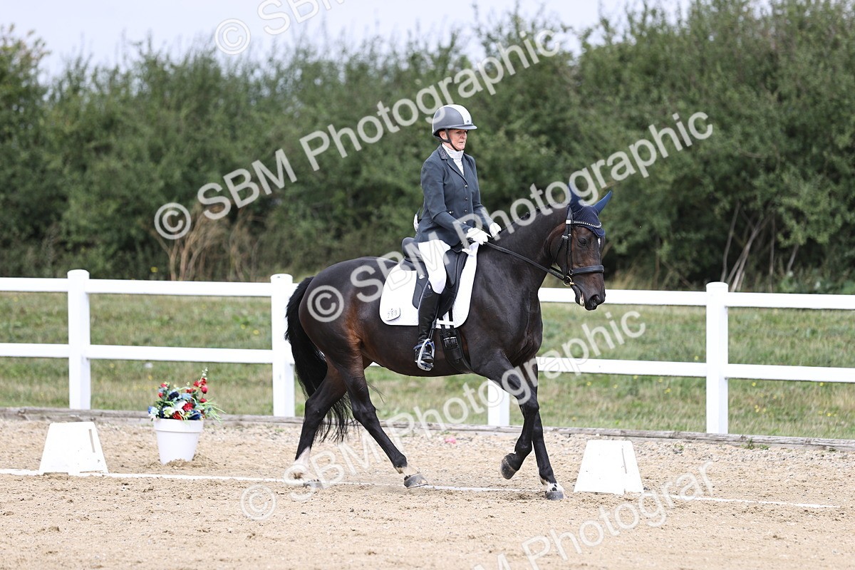 SBM_016910 - Class 14 Novice 23 - 11.53-12.56