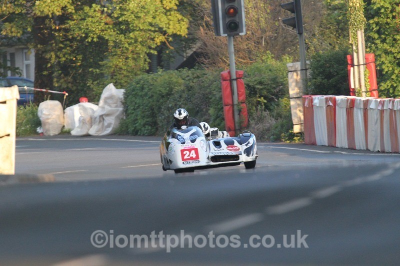 IMG_5698 - Thursday Practice - TT 2013 Side Car