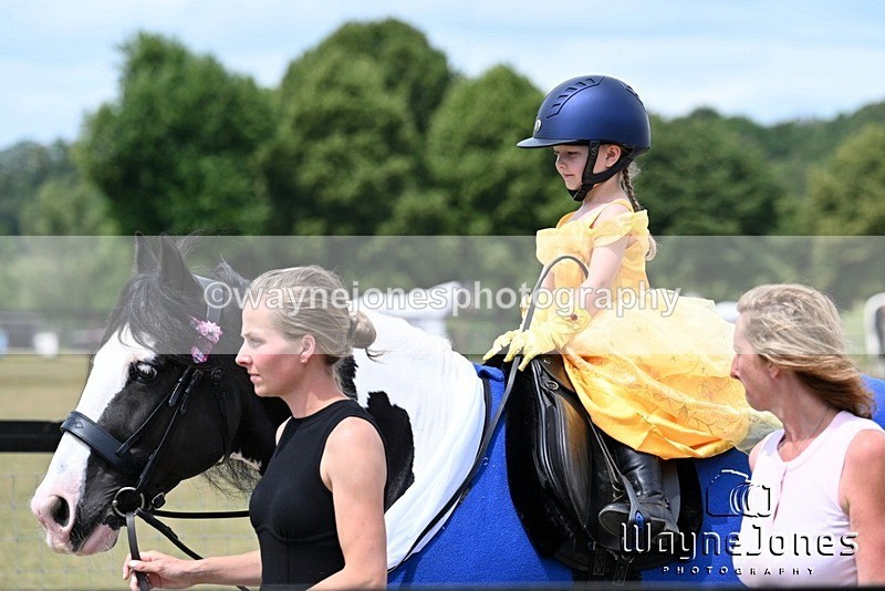 WJ7_0902 - Nancy & Churchill's first Show 22-06-25