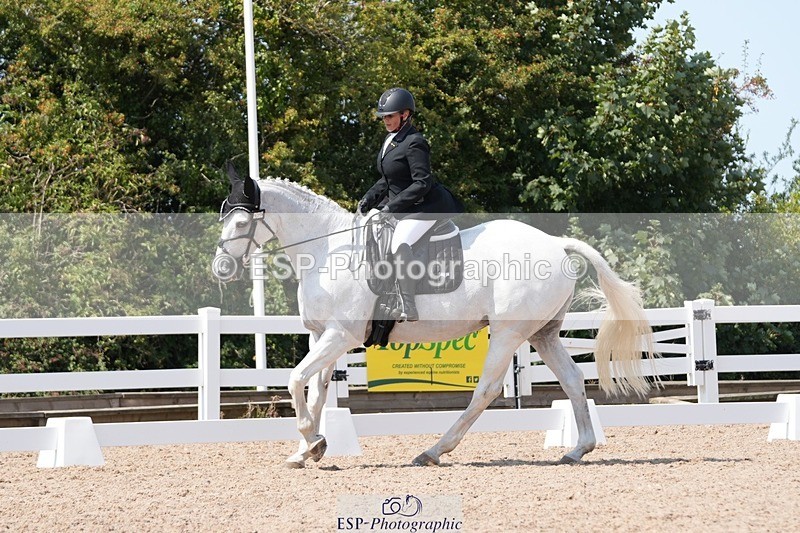 250817-134401-10489 - 179-Kate.WilliamsGhyllwood.April.Moment