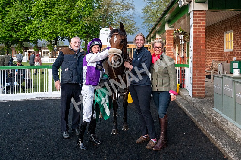 220425-Race 8-Dumfries-3142 - Race 8