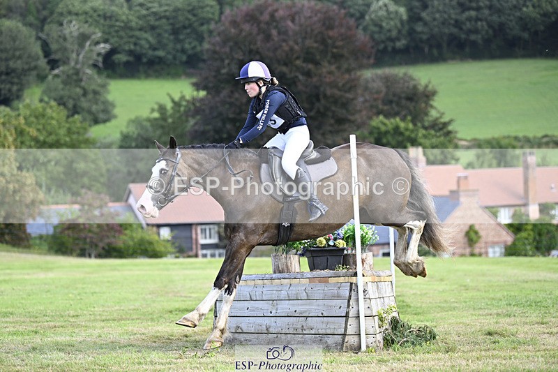 240825X-110308-32427 - 70cm XC 11.00 to 12.00