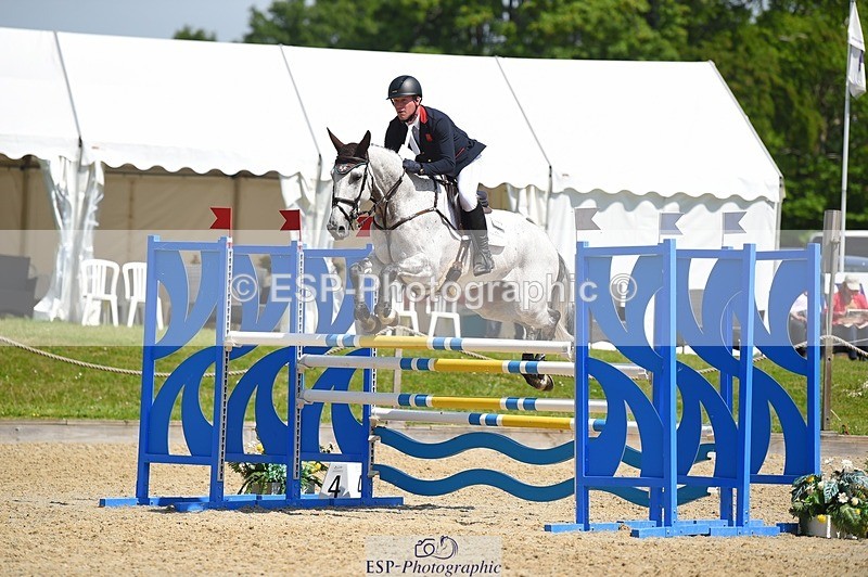 230528-113008-15234 - 302-EN_TARO_DES_VERNIER-Oliver_Townend-SUNTrotUp+SJ