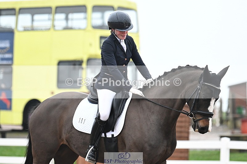 240217A-114517-02421 - 161-Katie.Warner-Active.Nuvalari