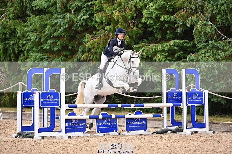 250802A-110902-02424 - A-021-Issy.Baldock-FREDDIE