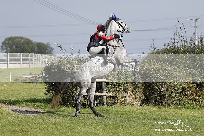  WWHT 171021 2985 - Intermediate (0.90m)  17/10/21