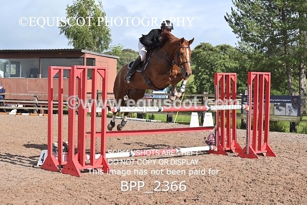 BPP_2366 - CLASS 5   FRI Senior Foxhunter/ 1.20m Open