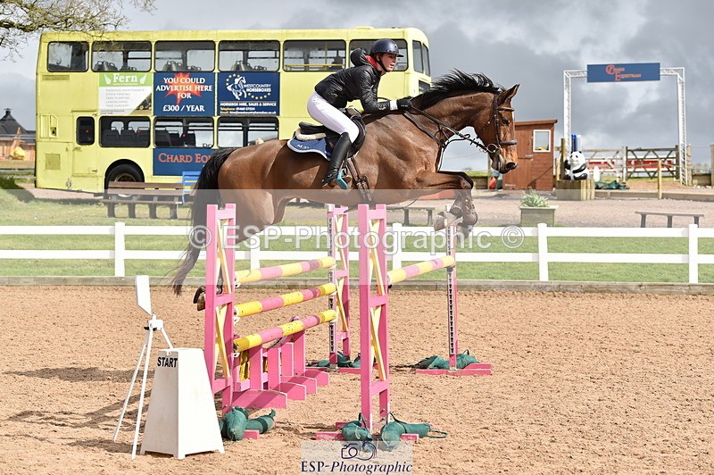 240327A-133526-00595 - Cls 4 Newcomers and 1.10m Open