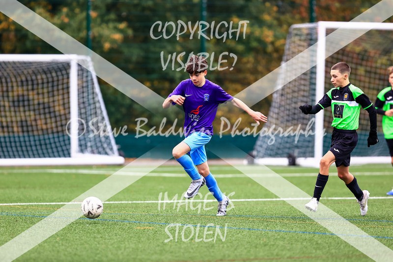1DX30531 - 2025-10-12 FC Abbey Meads U14 Orange V Kingsdown Lions U14