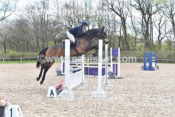 BPP_4321 - CLASS 8 FRI Senior Foxhunter/ 1.20m Open