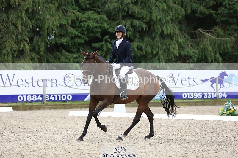 230812-122840-04023 - Cls 5 Novice Bronze 11.15 to 12.50 break