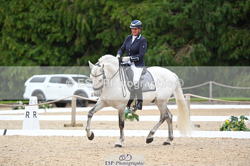 230813-173224-08695 - Cls 14 Medium Silver 16.45 to End