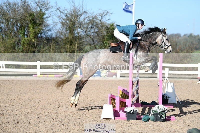 250330-101154-06029 - Cls 32 British Novice and 90cm