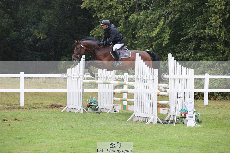 250830A-132552-06671 - Cls 16 Snr Newcomers and 1.10m Open