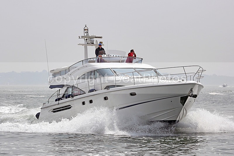 160528 BUOY OH BUOY - FAIRLINE SQUADRON Y92A7073 - Flybridge Cruisers
