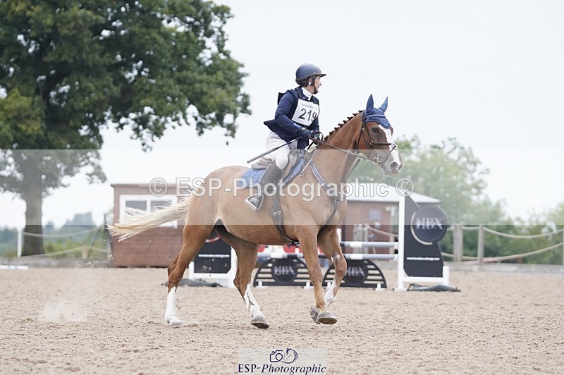 240831A-144646-04221 - 219-Julie.Milkins-R-GIUPETTE.DI.NALA