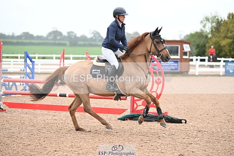 241023A-110746-00464 - Cls 1 British Novice and 90cm Open