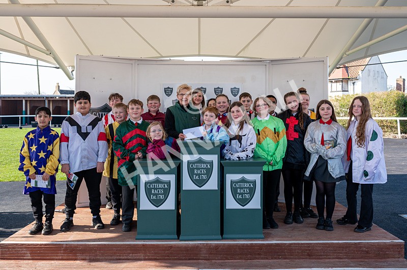 040326-Race 1-Pigeon House-5982 - Race 1