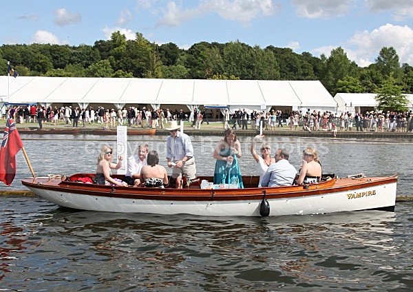 090703 VAMPIRE IMG_7154 - HENLEY REGATTA FRIDAY 3rd JULY 2009