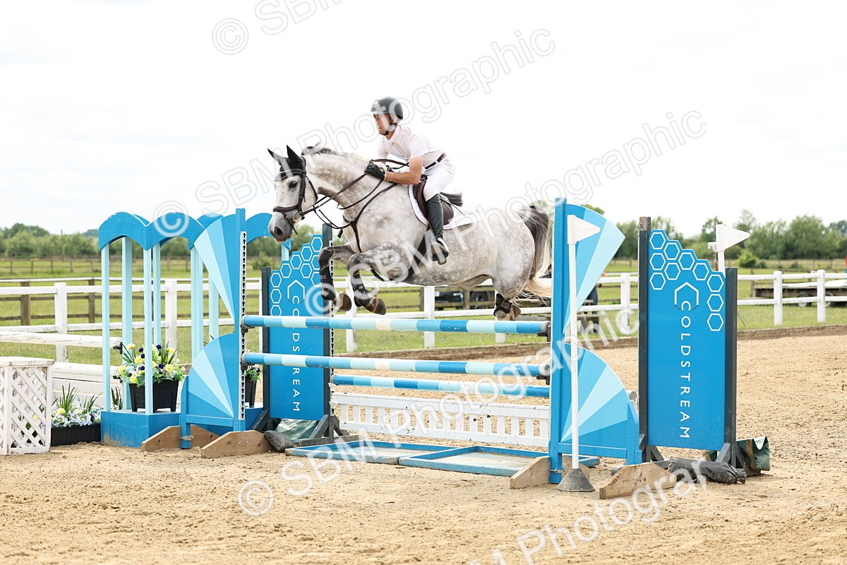 SBM_006112 - Class 19 - Senior Newcomers - 1.10m