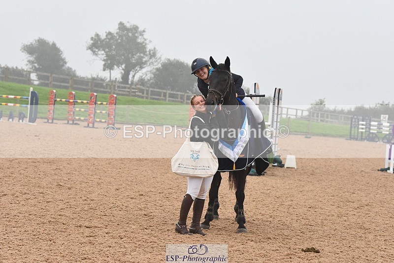 230916A-171312-05799 - Cls 19 Snr 1.10m Derby