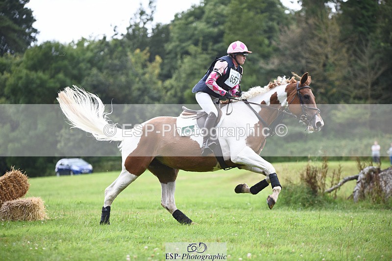 240804-152617-18729 - 657-Althea_Bleekman-SHOVERN_ON_ICE