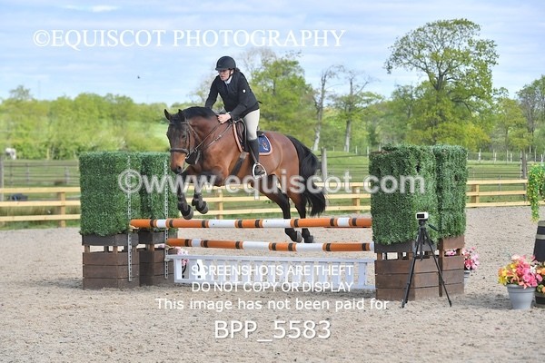 BPP_5583 - CLASS 24 SUN Senior BritiNovice/ 90cm Open