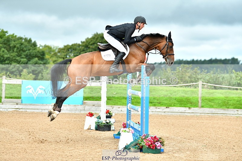 230723A-095749-10715 - Cls 4, 2 Star Small 1.30m