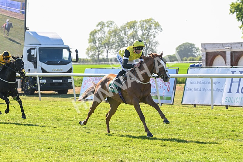 170525-Race 7-Capital Guarantee-8890 - Race 7