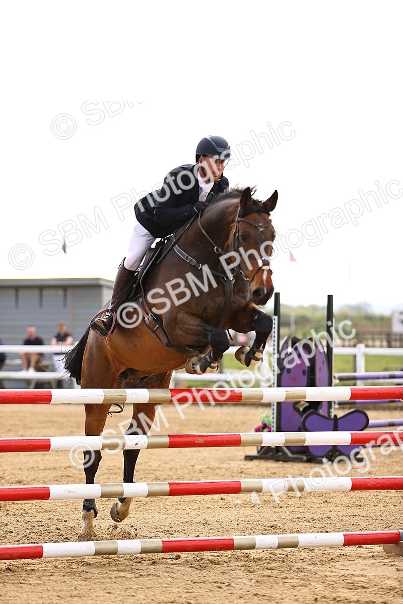 SBM_002430 - Class 11 - Senior newcomers - 1.10m