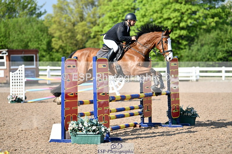 240512A-085620-17025 - Cls 39 British Novice and 90cm Open
