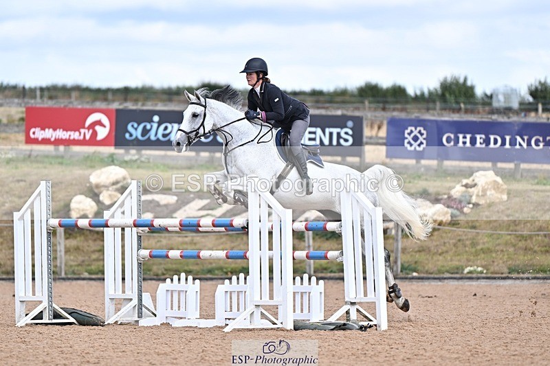 260819-144008-01178 - Cls 6 Foxhunter and 1.20m