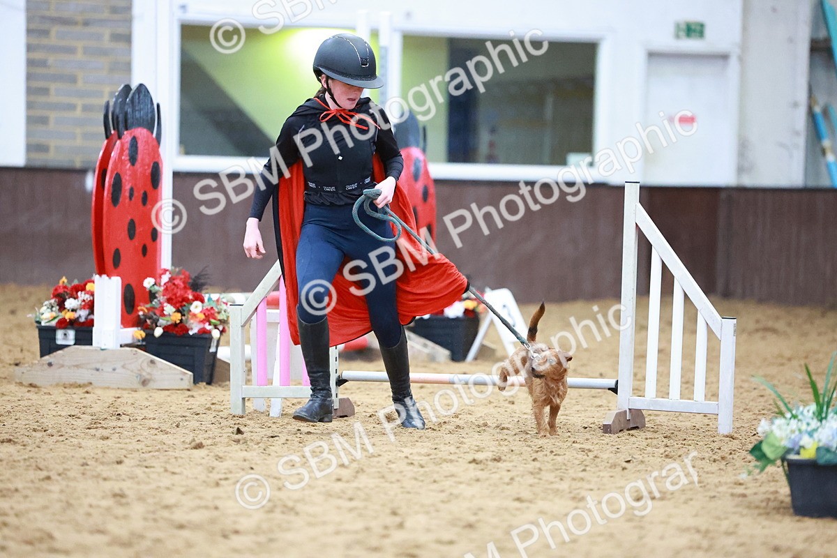 SBM_001544 - Class 3 - Horse & Hound (60cm)