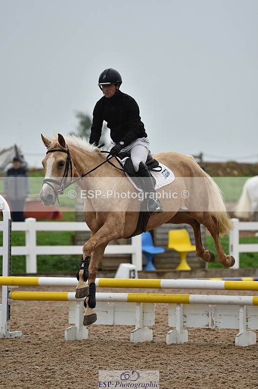 220829A-160504-00145 - 70cm Classes 3a 3b & 4