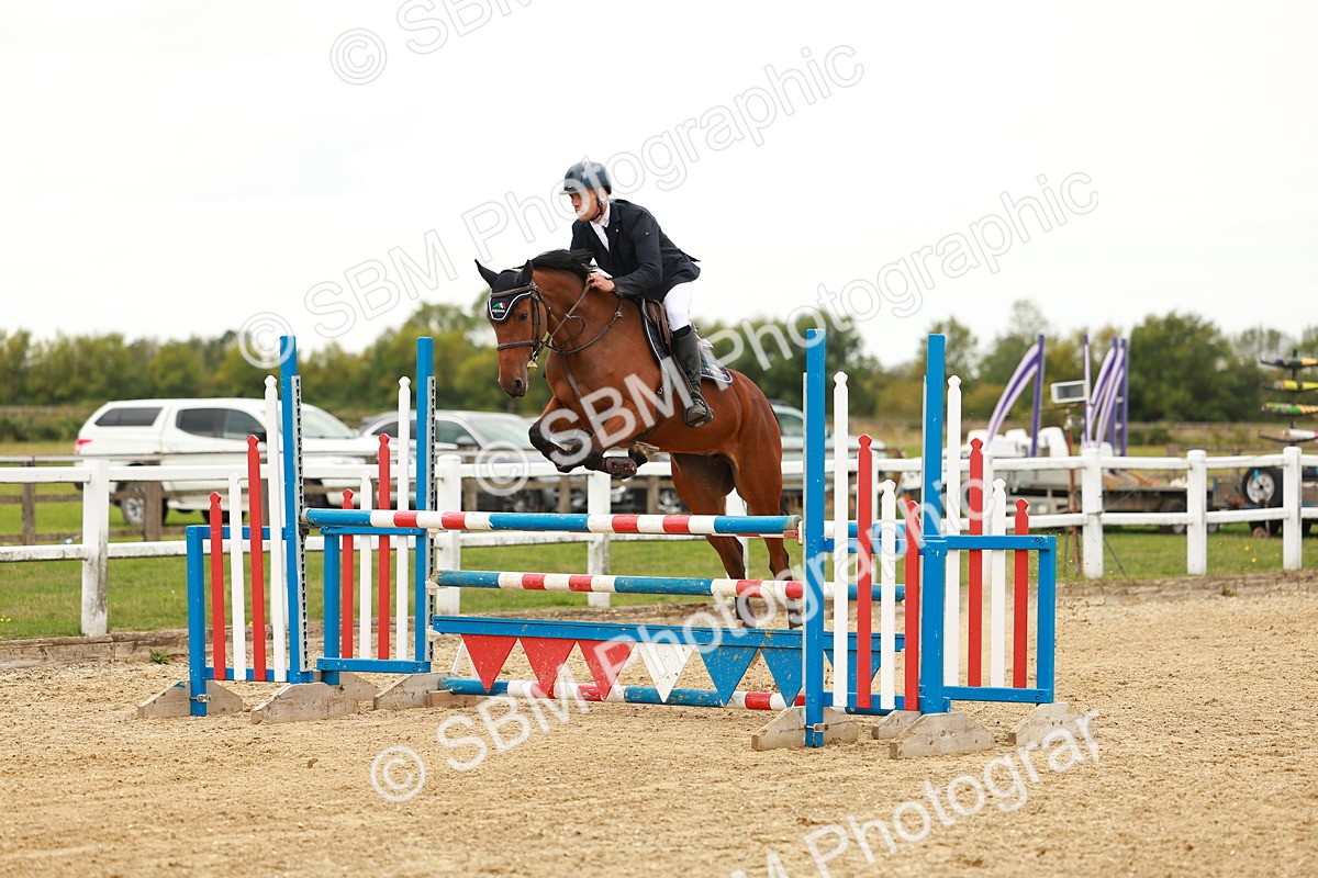 SBM_001597 - Class 4 - Senior Newcomers - 1.10m