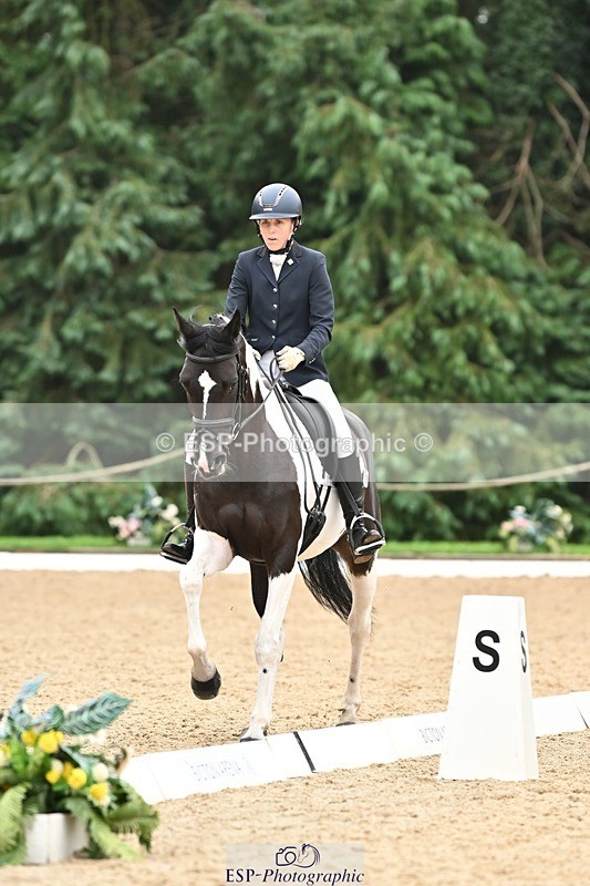 240811-112000-05148 - 189-Emma.Jenkinson-Fleur.C